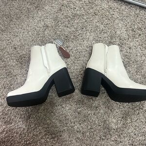 Mia chunky platform boots ankle booties bnwt